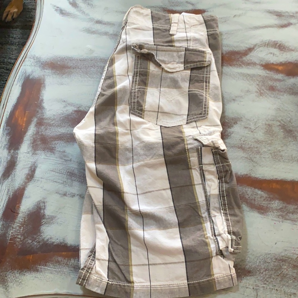 Levi's plaid cargo shorts waist 29